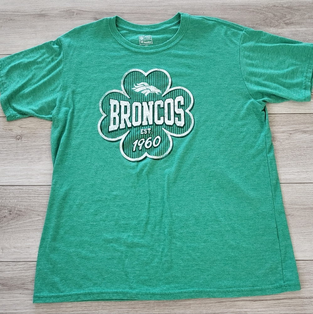 Womens top Denver Broncos